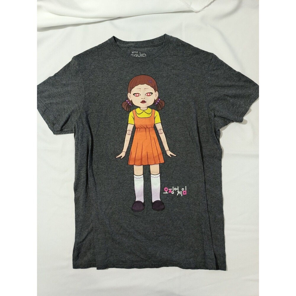 Netflix Squid Game Red Light Green Light Doll T Shirt Mens Medium Gray